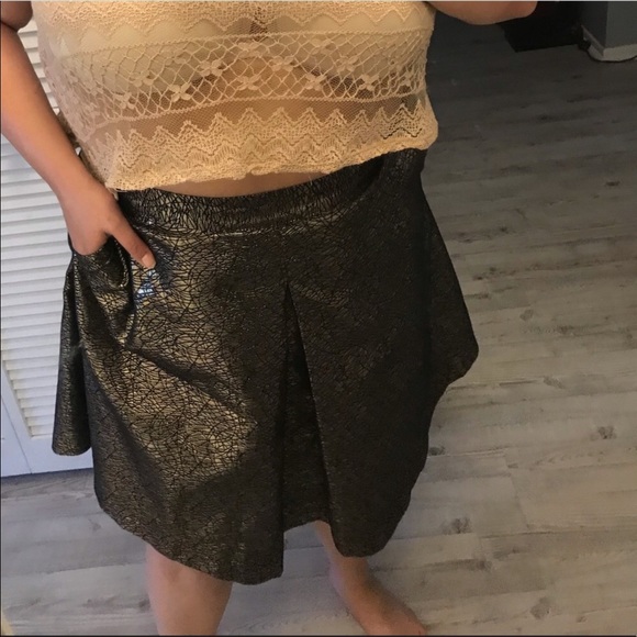 Lane Bryant Dresses & Skirts - Beautiful fitted Lane Bryant skirt with pockets